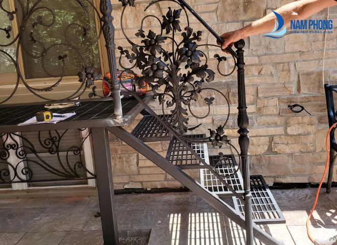 Hướng dẫn áp dụng cách tính chia bậc cầu thang sắt