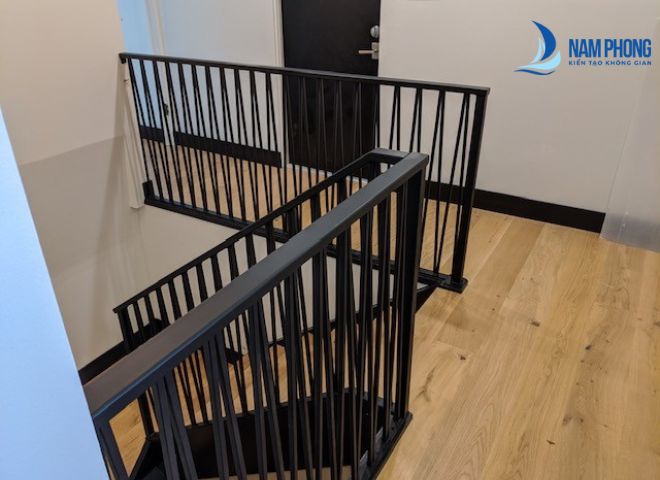 Mẫu lan can sắt thiết kế đơn giản cực sang trọng