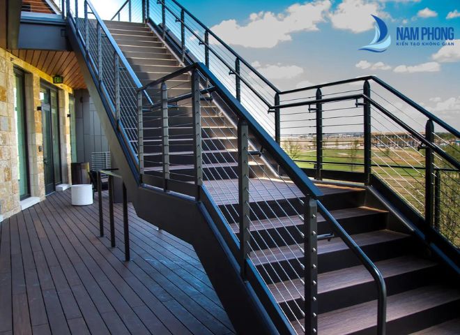 Mẫu lan can sắt nghệ thuật cao cấp dùng trong thiết kế cầu thang