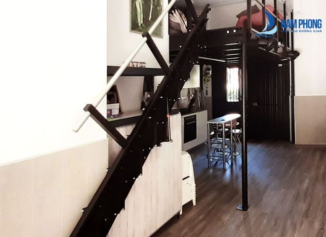 Mẫu cầu thang kiểu dáng xoắn ốc kiểu dáng chắc chắn đảm bảo an toàn sử dụng