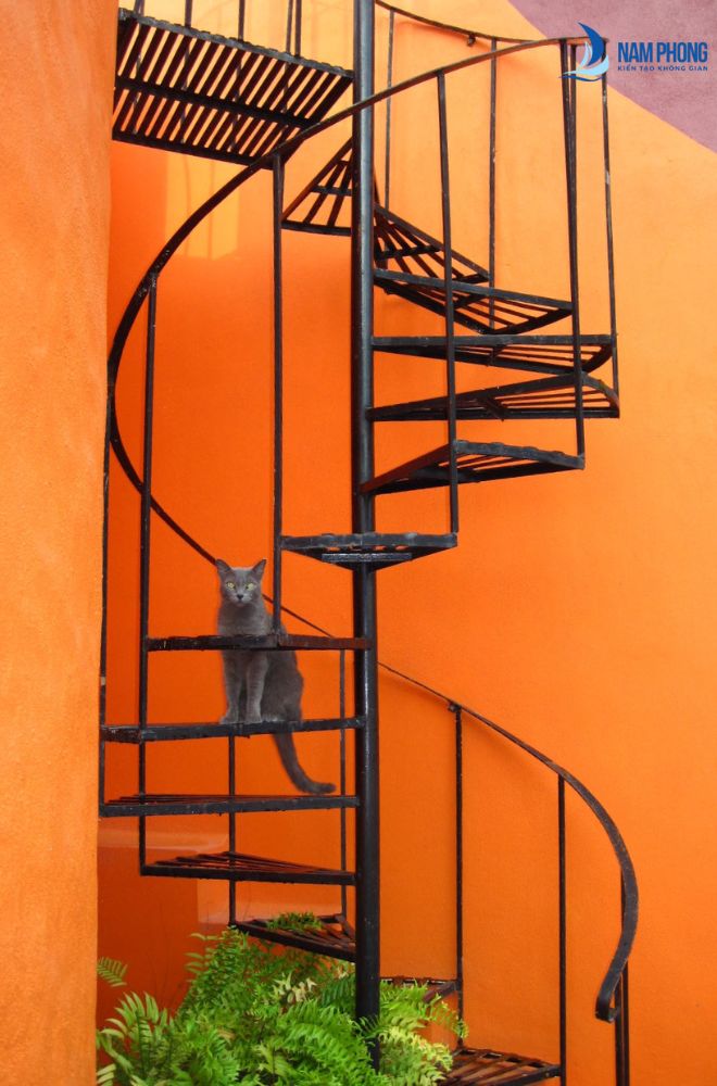 Mẫu cầu thang xoắn ốc giúp tiết kiệm không gian