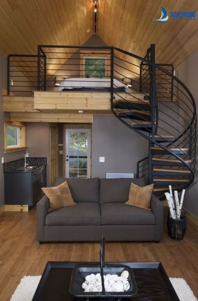 Cầu thang sắt kiểu xoắn ốc với đường cong tinh tế