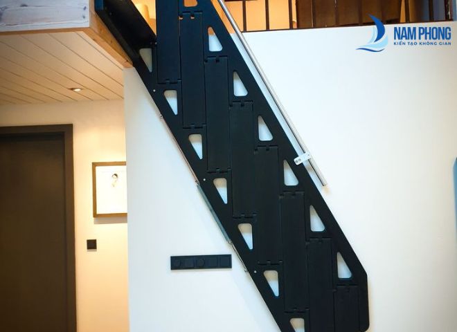 Mẫu cầu thang sắt ziczac sơn màu đen cực sang trọng, trẻ trung