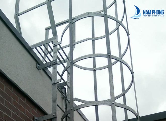 Mẫu cầu thang xoắn ốc với thiết kế hiện đại chắc chắn được ưa chuộng sử dụng