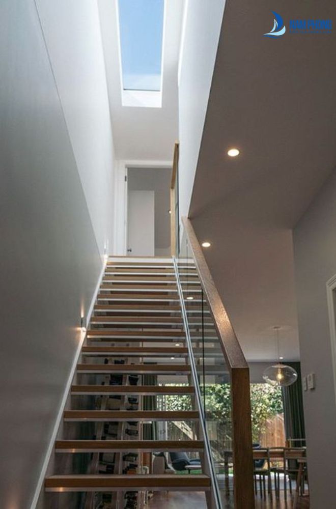 Mẫu cầu thang tối giản kiểu dáng được ưa chuộng hiện nay
