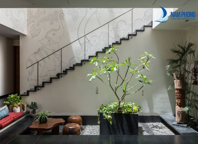Mẫu giếng trời kết hợp tiểu cảnh tạo không gian xanh thoải mái