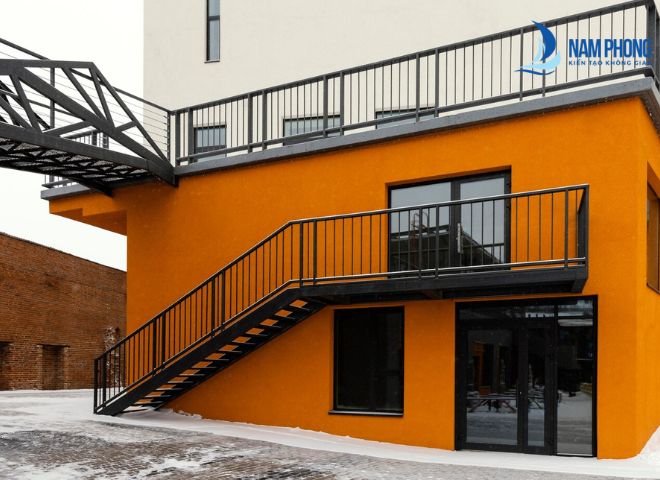 Mẫu trụ cầu thang hình vuông kiểu đáng sang trọng phong cách được nhiều người ưa chuộng nhất