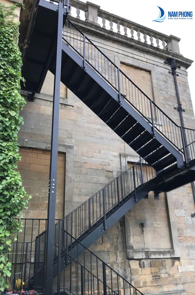 Thiết kế cầu thang