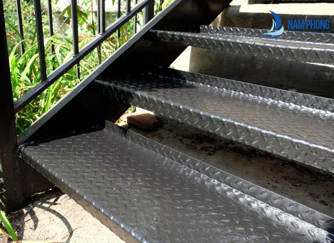 Top 3 cách chia bậc cầu thang sắt dễ hiểu và chuẩn nhất