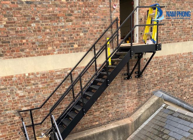 Vài nét giới thiệu về cầu thang thoát hiểm