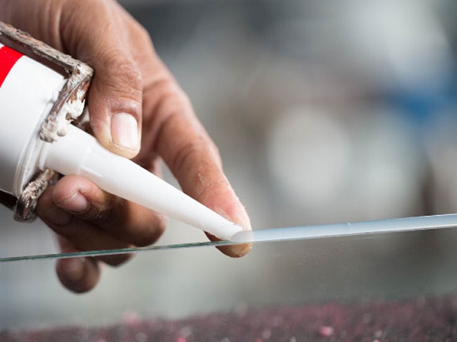 Tổng hợp nguyên liệu và dụng cụ cần thiết khi dán kính