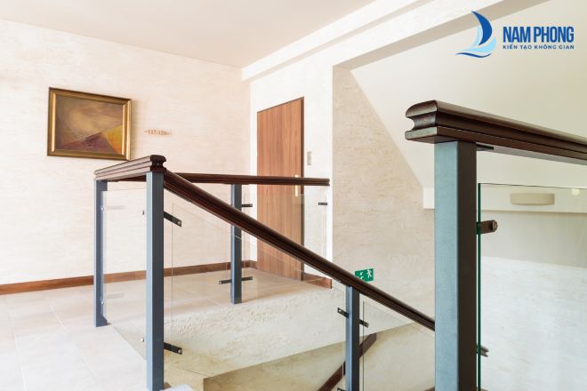 Giới thiệu nhanh về lan can kính âm sàn