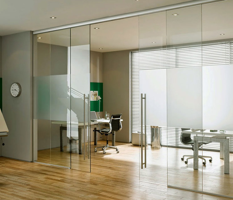 Tìm hiểu về cửa lùa kính cường lực ray treo