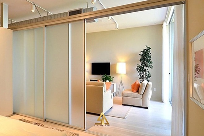 Vách ngăn di động bằng kính mờ, đảm bảo sự riêng tư