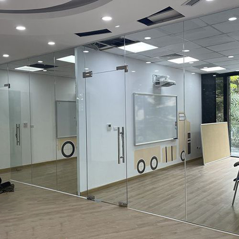 Mẫu vách kính văn phòng hiện đại