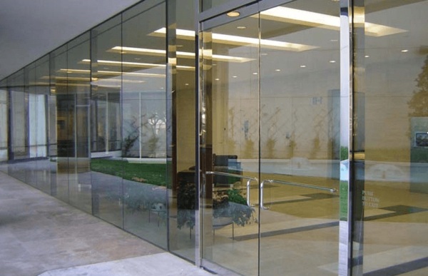 Báo giá kính cường lực sẽ phụ thuộc vào nhiều yếu tố