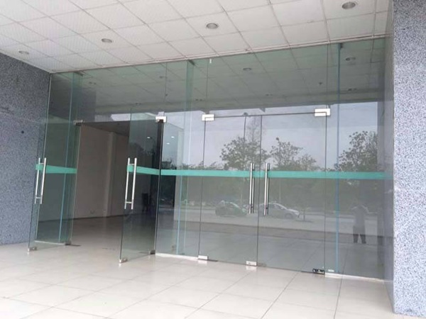 Kính cường lực 10mm cho văn phòng