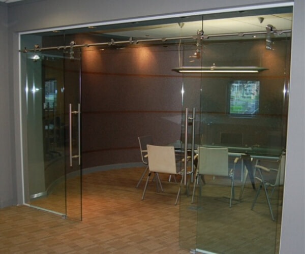 Cửa kính cường lực chịu lực trượt lùa cho văn phòng