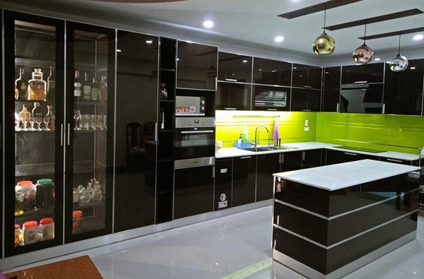 Kính cường lực dùng làm kệ trang trí, bếp kính