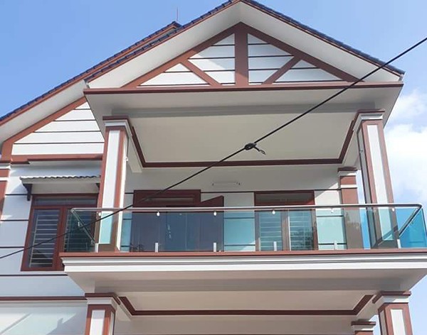 Mẫu lan can kính ở ngoài ban công