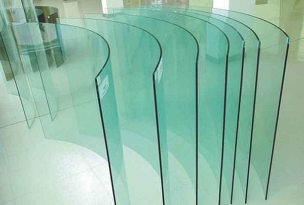 Báo giá kính cường lực uốn cong & kính cong – Xu hướng thiết kế hiện đại bao-gia-kinh-cuong-luc-10mm-2