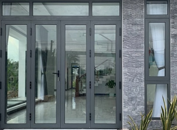 Mẫu đi mở quay 4 cánh