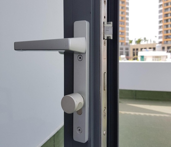 Tay nắm cửa sổ mở quay nhôm cao cấp