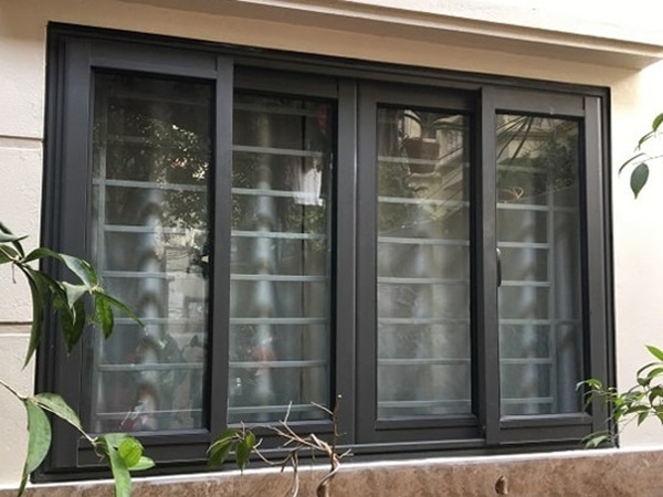 Mẫu cửa trượt nhôm kính 4 cánh hiện đại